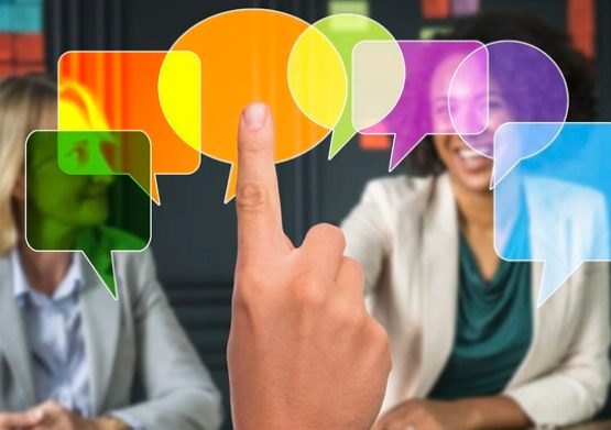 social discussions chat bubbles