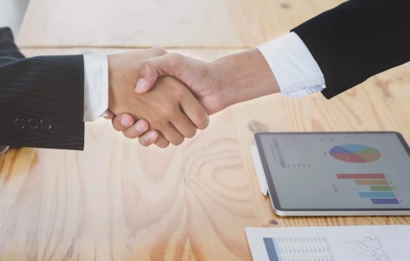 shake hand deal on affiliate marketing